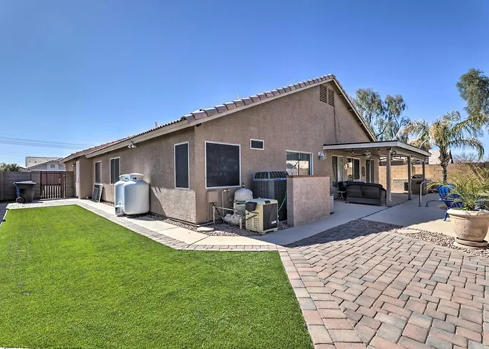 Holiday home Outdoor Kitchen, Heated Pool: Retreat! *