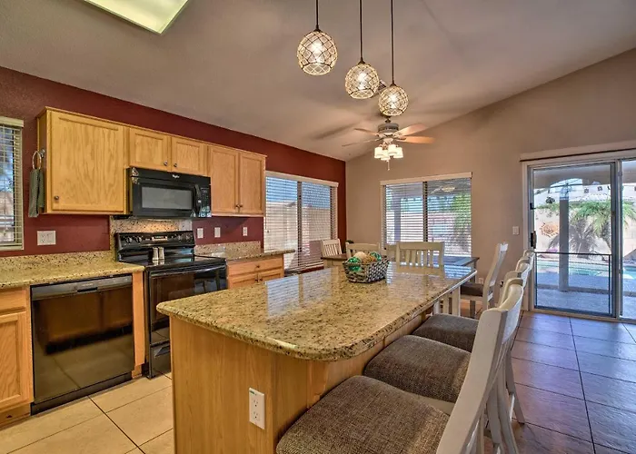 Holiday home Outdoor Kitchen, Heated Pool: Retreat!