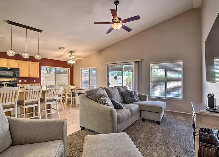 Holiday home Outdoor Kitchen, Heated Pool: Retreat!