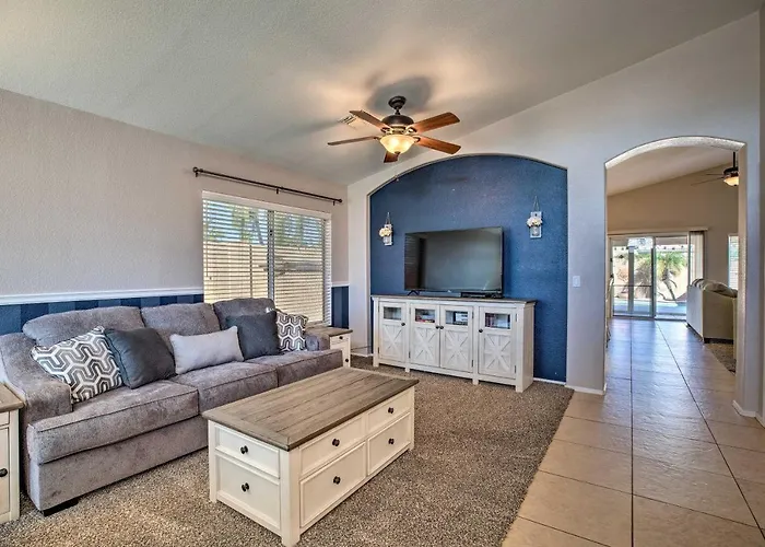 Outdoor Kitchen, Heated Pool: Retreat! *